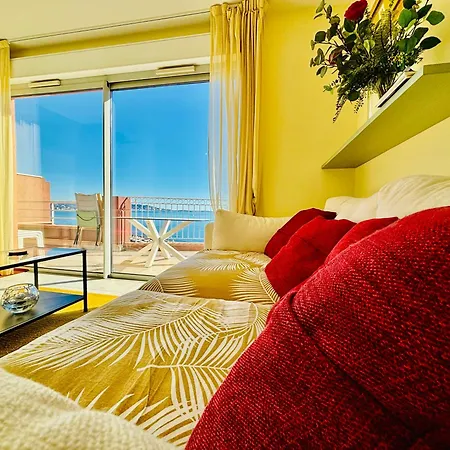 Apartment Superbe Vue Dans Avec Piscine