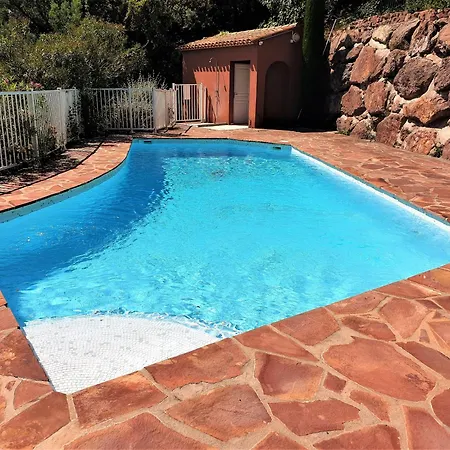 Superbe Vue Dans Avec Piscine *